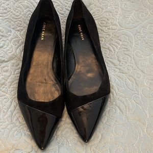 Cole Haan ladies black suede and patent leather shoes. Size 9M